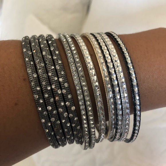 Jewelry - ❇️$5 when you bundle❇️
